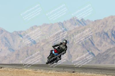 media/Dec-01-2025-Moto Forza (Mon) [[2daa91e15f]]/3-Beginner Group/Session 4 Turn 9/